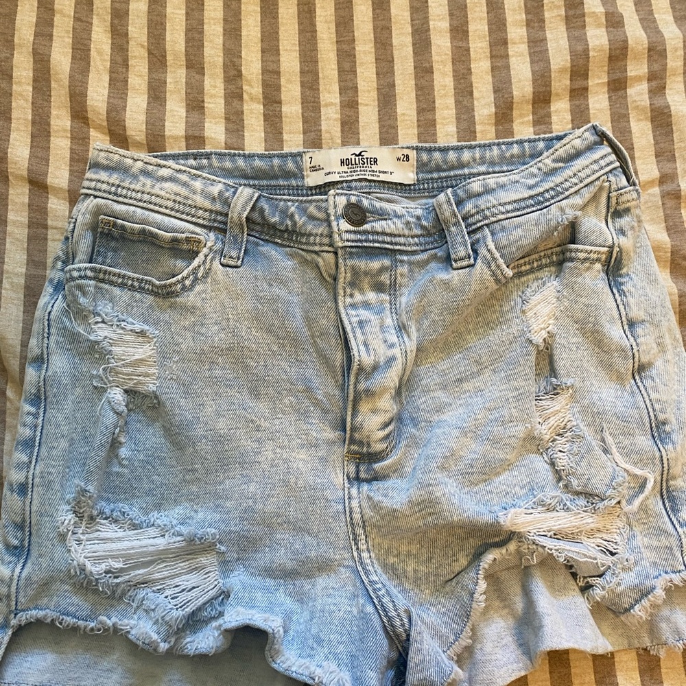Hollister Distressed Denim Shorts w28